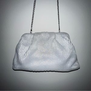 🚚 Moving sale 🚚 Silver crossbody purse